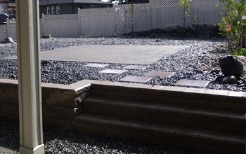 Stepping stones set in a gravel bed